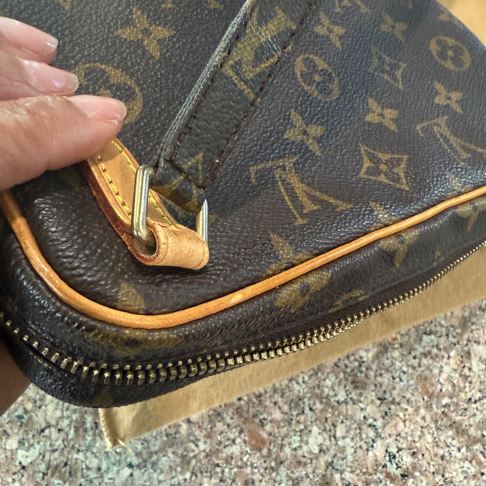 Louis Vuitton Marly Bandouliere - Picture 7 of 10